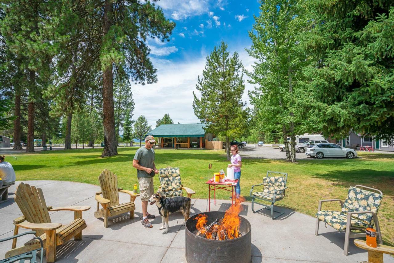 Crater Lake Resort Fort Klamath エクステリア 写真